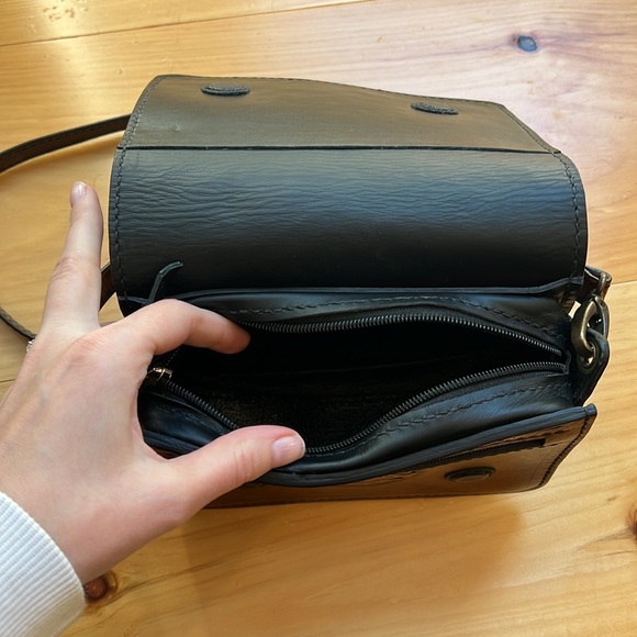 Tooled leather rose floral bag - Picture 8 of 8